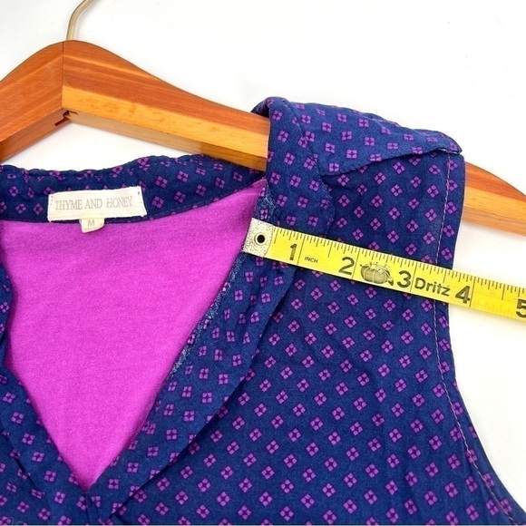 THYME AND HONEY Woman's Purple & Plum Two Tone V-Neck Blouse Size M - Picture 9 of 9